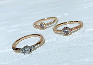 婚約指輪を普段使いしたい方におすすめのデザイン3選！