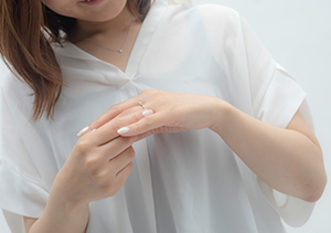彼女のタイプ別！婚約指輪の選び方
