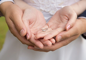 婚約指輪の存在感を感じない普段使いしやすいデザインがある？！